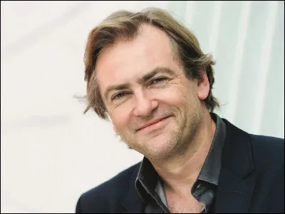 Qui est cet écrivain, auteur du roman ''Un aller simple'' ?