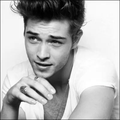 Il était beau comme un enfant - Fort comme un homme !