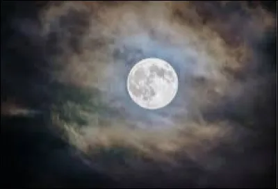 Vrai ou faux ? On voit toujours la même face de la Lune :