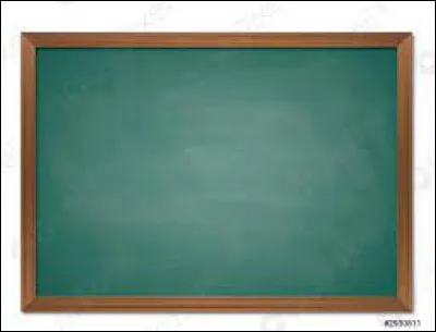 Le professeur écrit avec une craie dessus.