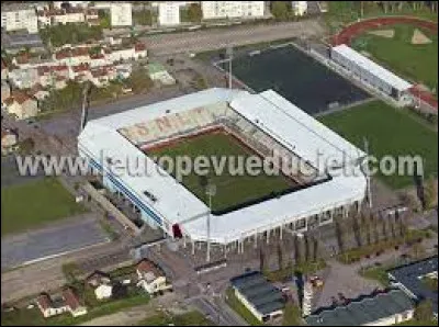 Nous terminons cette balade au stade Marcel Picot, &agrave; Tomblaine. Ville de la m&eacute;tropole d Grand Nancy, elle se situe dans le d&eacute;partement ...