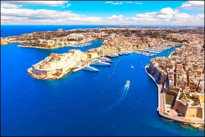 Géo : Combien d'îles habitées comptent l'État de Malte ?