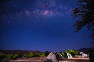 Que penses-tu faire lors d'une nuit à la belle étoile ?