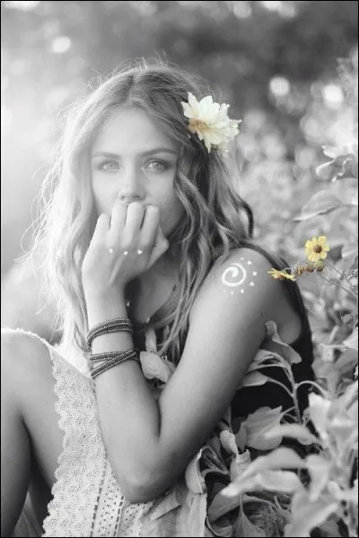 Voici enfin un chanteur de notre siècle ! Je cite un extrait de sa chanson "Je slalome entre les larmes, dans tes yeux la tristesse a son charme", dont le titre est "Qu'est-ce qu'on gardera ?" :