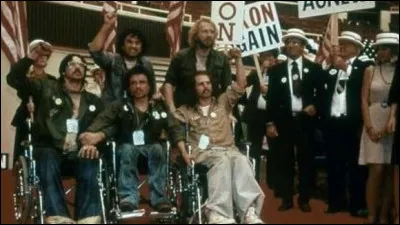 Quel acteur est à l'affiche du film "Né un 4 juillet" ?