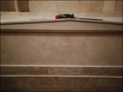 Pierre Brossolette a reçu la légion d'honneur :