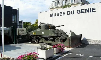 Dans la ville d'Angers, il existe un musée du génie militaire.