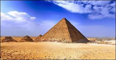 Dans quel pays se trouve le Mausolée d'Enver Hoxha ?