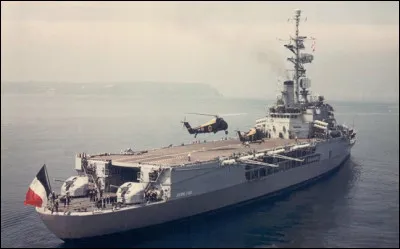 Quel est le nom de ce porte-hélicoptères français de 1964, mis en retraite en 2010 puis déconstruit ?