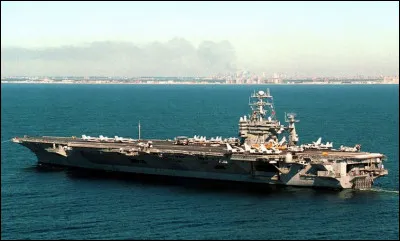 Quel est le nom de ce porte-avions nucléaire polyvalent américain de 1992, celui du premier président des États-Unis ?