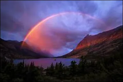 Cette couleur est considérée comme étant de la famille des couleurs blanches :