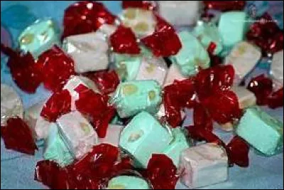 Quel nom Nostradamus a-t-il donné au nougat blanc aux amandes quand il en a publié la recette ?