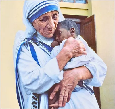 Mère Teresa a été canonisée dans un État européen qui est...