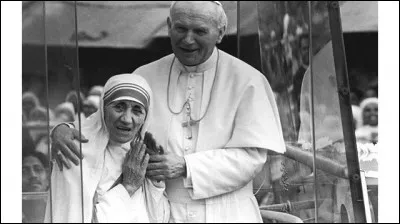 Mère Teresa a uvré pour l'éducation des enfants dans les rues :