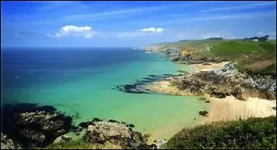 Laquelle de ces mers borde la Bretagne par le nord ?