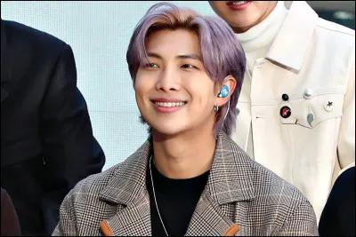 Avec quelle chanson les BTS ont-ils débuté ?