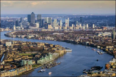 Quelle est cette ville de la région du Cap en Afrique du Sud, plus grand port fluviale du pays ?
