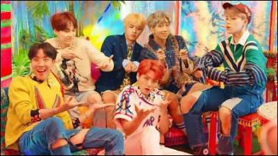 Lorsque, courant octobre, BTS se produisit au Citi Field de New York (nom actuel Shea Stadium, où les Beatles s'étaient produits en 1995), difficile de ne pas reconnaître en eux le pendant actuel de la célèbre formation britannique. En quelle année était-ce ?