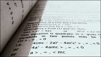 Quelle puissance de 10 est égale à 100 ?