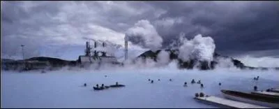 La temprature du lagon bleu est la mme, t comme hiver, de combien est-elle ?