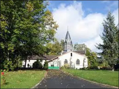 Petit village Marnais de 76 habitants, Le Fresne se situe en région ...