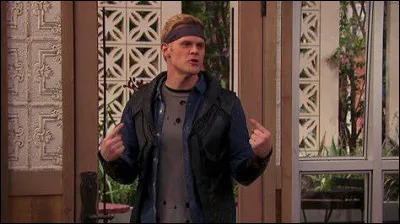 Qui est l'ancien acolyte de Captain Man ?