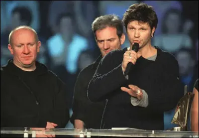 Qui était le chanteur du groupe de rock ''Noir Désir'' ?