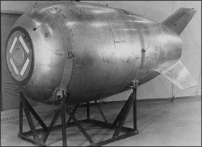 ''Fat Man'' est le nom de code de la bombe atomique qui a été larguée sur quelle autre ville japonaise le 9 août 1945 par l'armée américaine ?