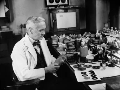 À quelle date Alexander Fleming a-t-il découvert la pénicilline ?
