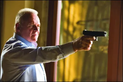 Comment s'appelle l'acte d'un homme qui tue son épouse ?