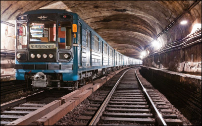 En quelle année fut inaugurée la première ligne du métro de Moscou ?