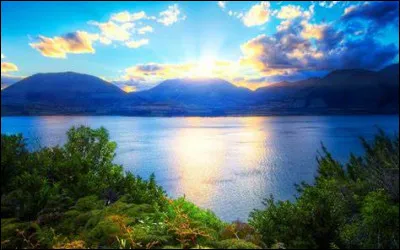 "18" se dit "achtsehn" en allemand.