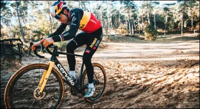 Quel coureur boucle ce tour avec le maillot de meilleur sprinteur qui est de couleur verte ?