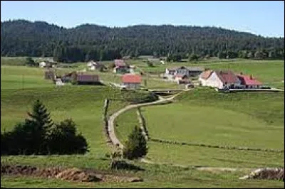 Petit village Doubien de 39 habitants, Recufloz se situe en région ...