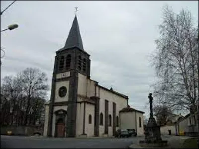 Nous sommes en Auvergne-Rhône-Alpes, à Pessat-Villeneuve. Commune de l'aire d'attraction Clermontoise, elle se situe dans le département ...