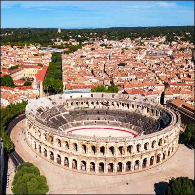 Quel d&eacute;partement de la r&eacute;gion Occitanie a pour pr&eacute;fecture la ville de N&icirc;mes ?