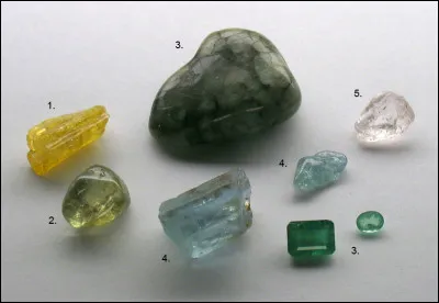 En 1932, Agatha Christie nous donnait un nouveau roman avec Hercule Poirot. C'était "la Maison du..."