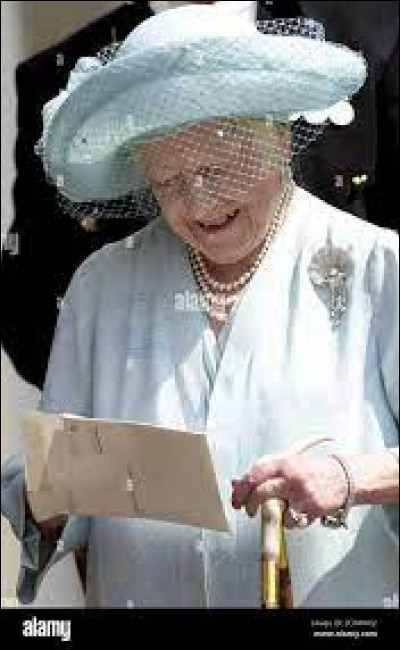 Quel anniversaire a fêté la reine mère d'Angleterre, le 4 août 2000 ?