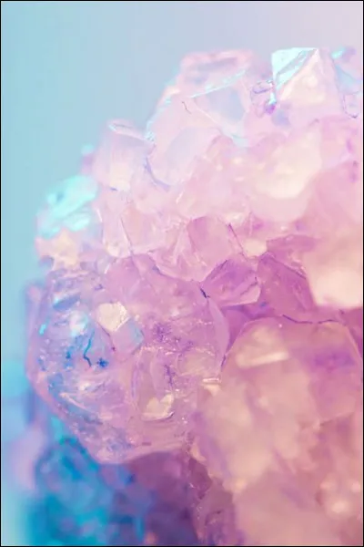 Cela fait un mois qu'elle a été avortée, ça fait des jours qu'elle ne fait qu'y penser, un vrai cauchemar quand on lui parle de tous ces cris étouffés, mais ma grande, attention, si c'est ton corps __ c'est ta décision...