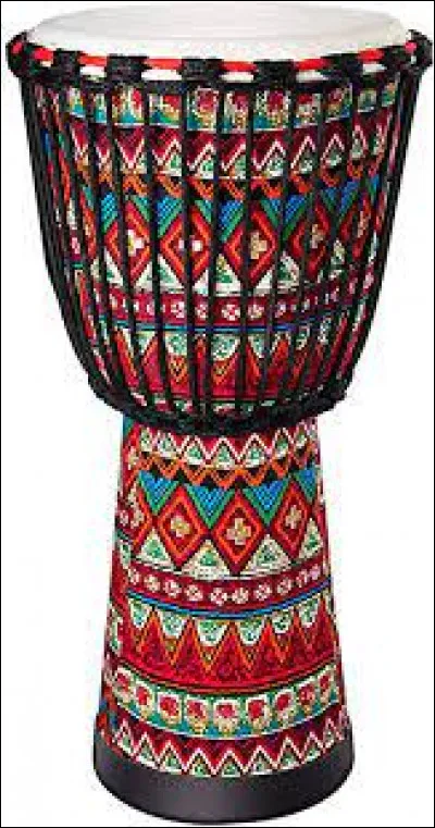 Qui chantait "Un sorcier vaudou m'a peint le visage, son gris-gris me suit au son des tambours" ?