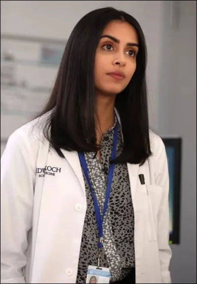 Très vite, Ben se rapproche d'un médecin qui était à bord du vol pour partager des informations. Comment ce médecin se nomme-t-il ?