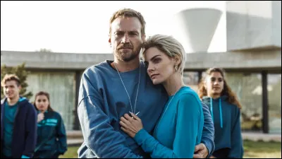 Qui a été attaqué au couteau par un membre de la rébellion ?