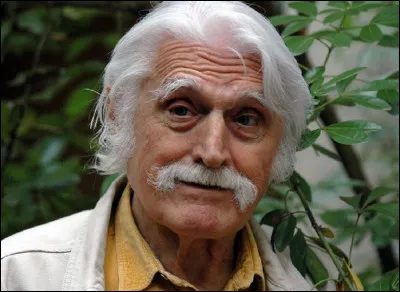 Qui est cet écrivain, journaliste, dessinateur humoristique, auteur de cette citation : ''Deux français sur trois gardent leur béret basque pour faire l'amour. Le troisième s'en sert comme préservatif.'' ?