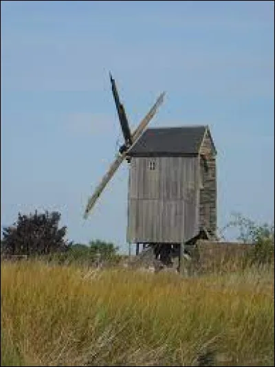 Vous avez sur cette image le moulin &agrave; vent Richard, &agrave; Bazoches-en-Dunois. Village de l'arrondissement de Ch&acirc;teaudun, il se situe dans le d&eacute;partement ...