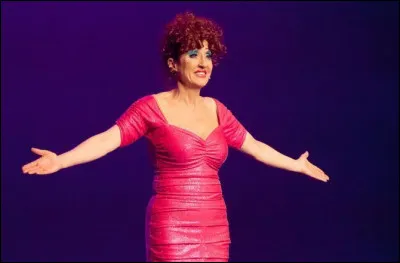 Je vous présente l'humoriste Noëlle Perna, connu pour son sketch :