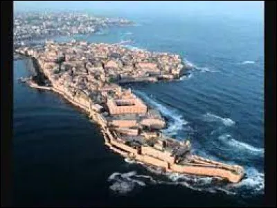 "J'aimerais tant voir Syracuse". Qui est l'interprète de ces paroles ?