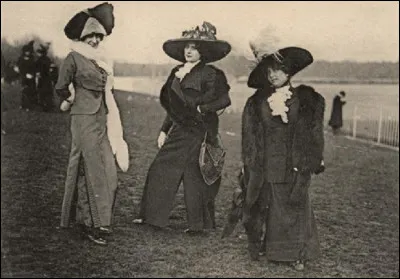 Qu'a permis aux femmes l'apparition de la jupe-culotte en 1890 ?