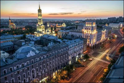 Kharkiv est la deuxième plus grande ville du pays où cette ville se trouve. De quel pays s'agit-il ?