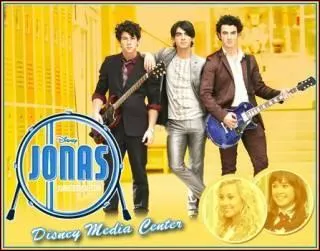 Comment s'appelle leur mre dans la srie ?