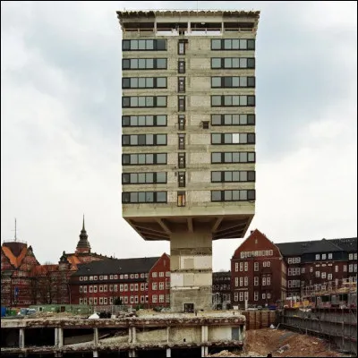 Là, on dirait qu'ils ne l'ont pas fait exprès... mais la photo n'est pas truquée ! Où voit-on cela ?